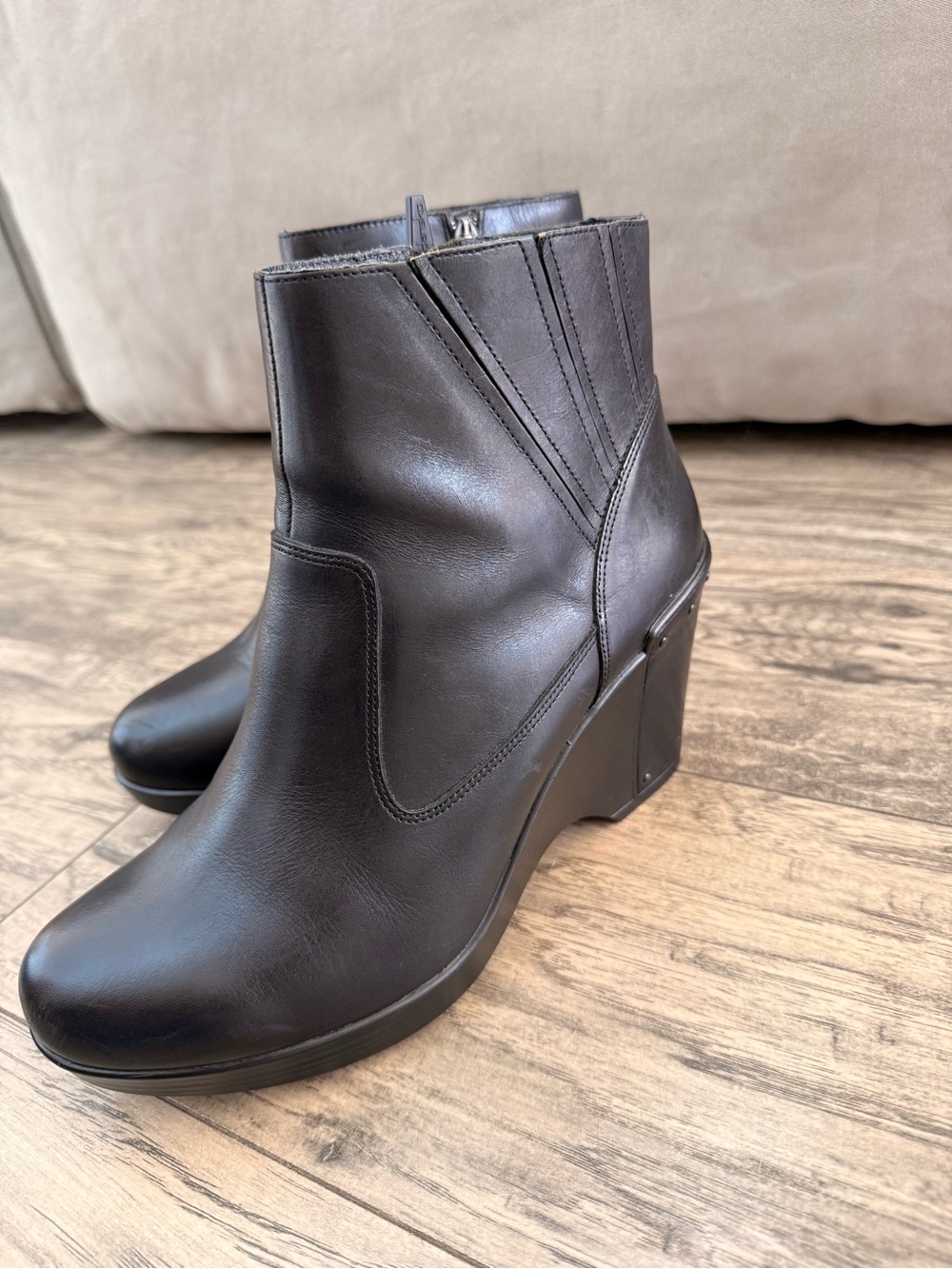 Dansko Faith black wedge heel ankle bootie size 41/women’s 10